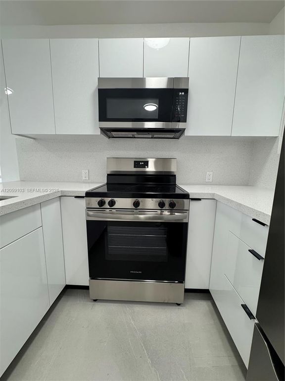180 W 21st St 180, Hialeah, FL 33010