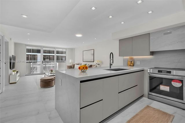 9499 Collins Ave 1009, Surfside, FL 33154