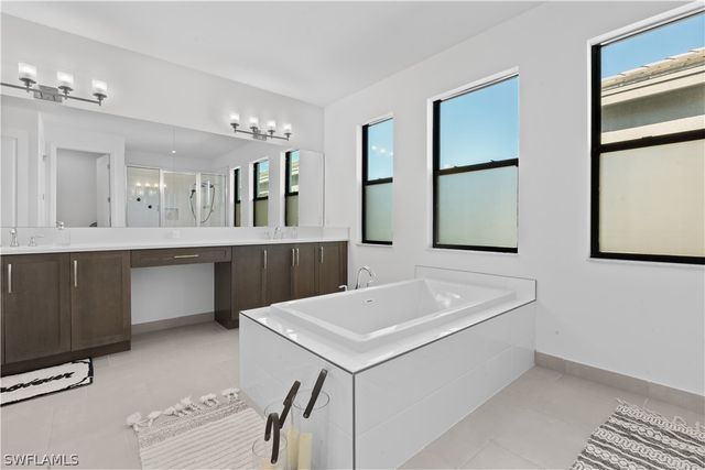 20860 Thistle Leaf LN, Estero, FL 33928