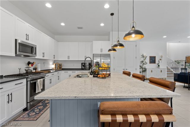 20860 Thistle Leaf LN, Estero, FL 33928