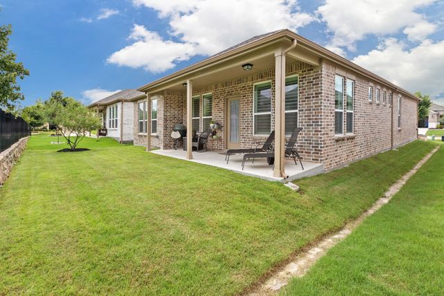 208 Long Pines Drive, Mckinney, TX 75071