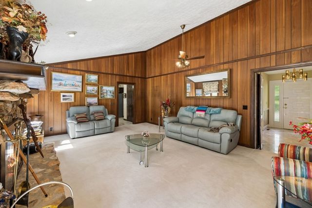 500 Lakeshore Dr, Old Hickory, TN 37138
