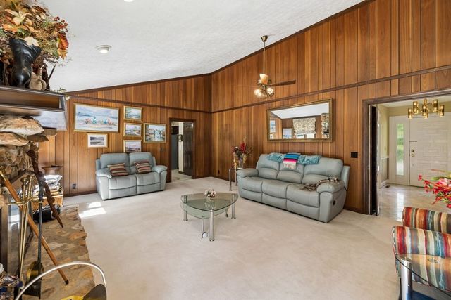 500 Lakeshore Dr, Old Hickory, TN 37138