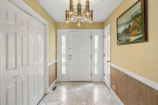 500 Lakeshore Dr, Old Hickory, TN 37138