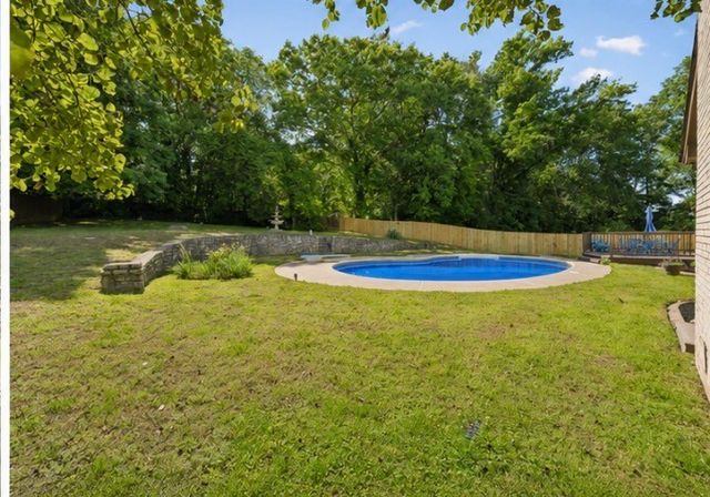 500 Lakeshore Dr, Old Hickory, TN 37138