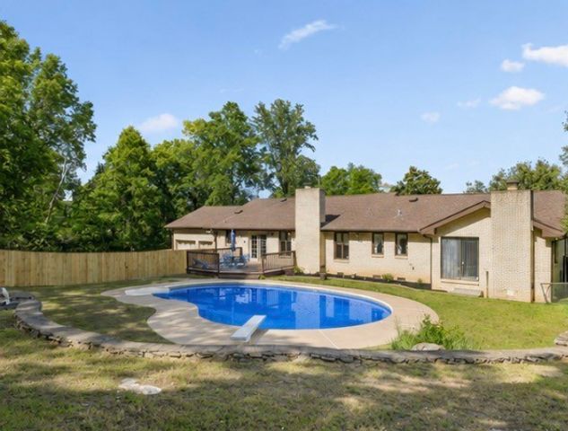 500 Lakeshore Dr, Old Hickory, TN 37138