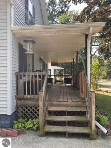 108 Grove Avenue, Alma, MI 48801
