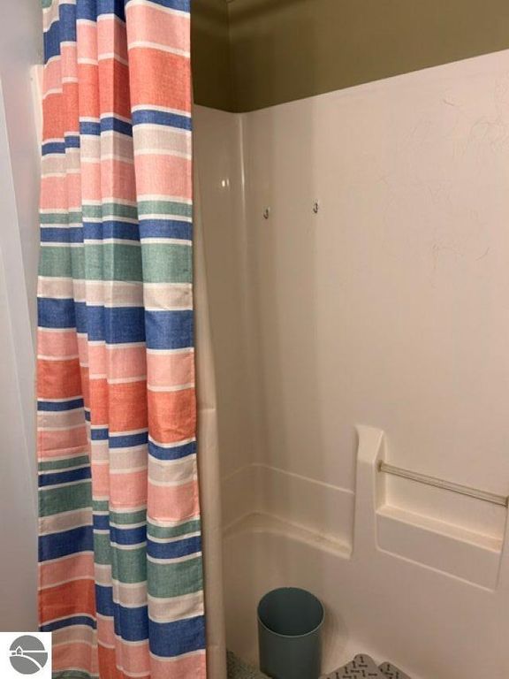 Image 40 of property listing at 108 Grove Avenue, Alma, MI 48801