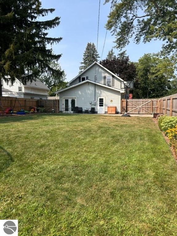 Image 46 of property listing at 108 Grove Avenue, Alma, MI 48801