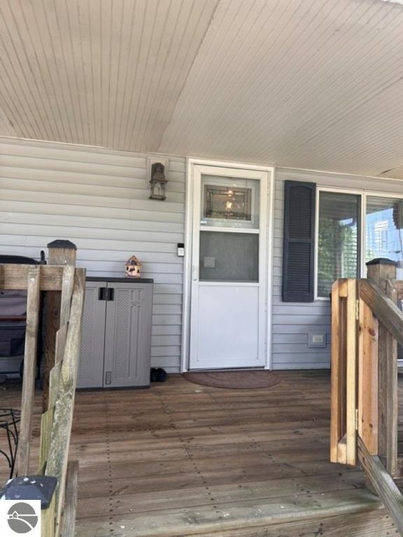 Image 5 of property listing at 108 Grove Avenue, Alma, MI 48801