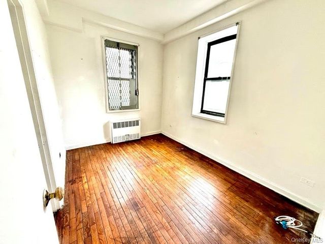 141-05 Pershing Crescent B7, Briarwood, NY 11435
