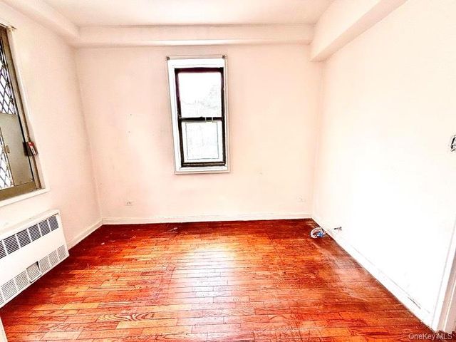 141-05 Pershing Crescent B7, Briarwood, NY 11435