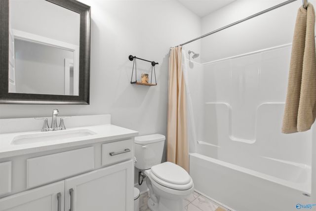 12592 Whitcomb Circle, Athens, AL 35613