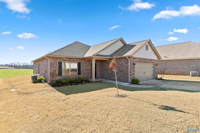 12592 Whitcomb Circle, Athens, AL 35613