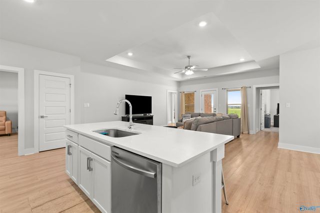 12592 Whitcomb Circle, Athens, AL 35613