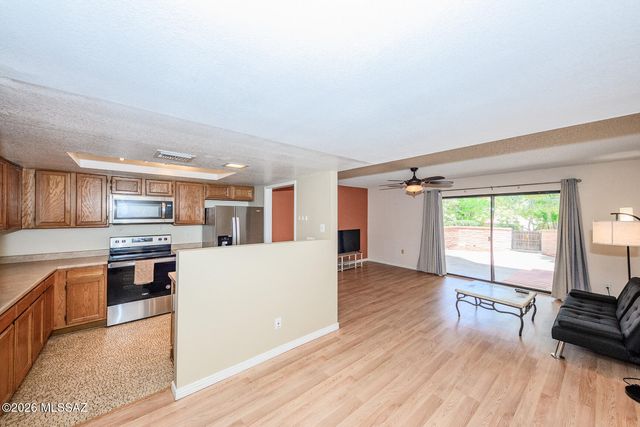 10127 E Arizmo Street, Tucson, AZ 85748