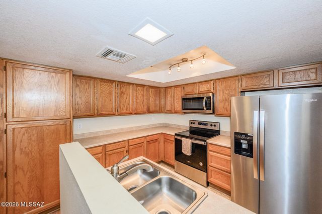10127 E Arizmo Street, Tucson, AZ 85748