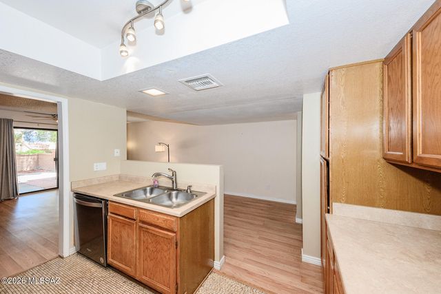 10127 E Arizmo Street, Tucson, AZ 85748