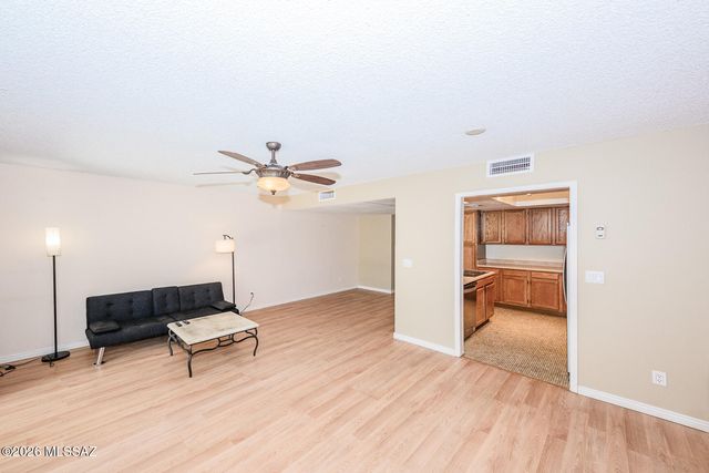 10127 E Arizmo Street, Tucson, AZ 85748