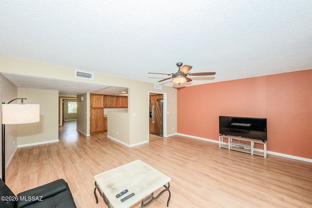 10127 E Arizmo Street, Tucson, AZ 85748