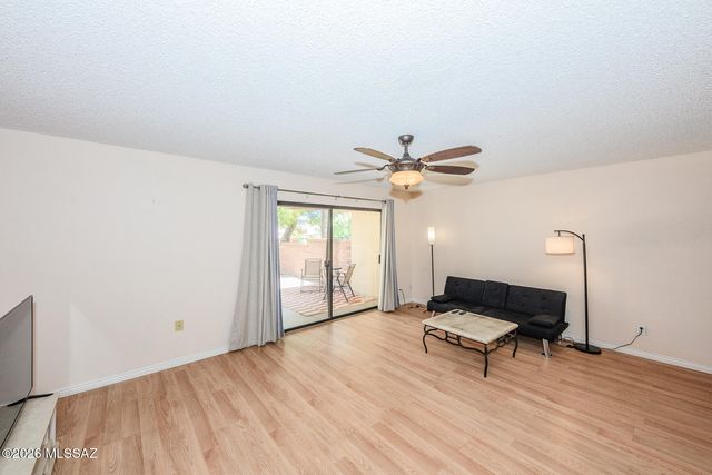 10127 E Arizmo Street, Tucson, AZ 85748