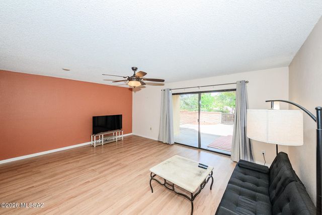 10127 E Arizmo Street, Tucson, AZ 85748