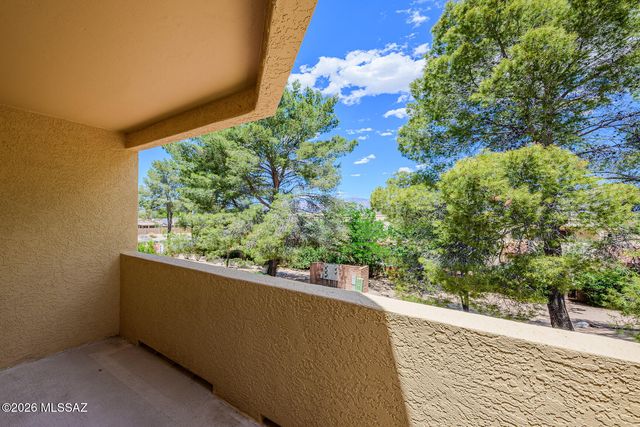 10127 E Arizmo Street, Tucson, AZ 85748
