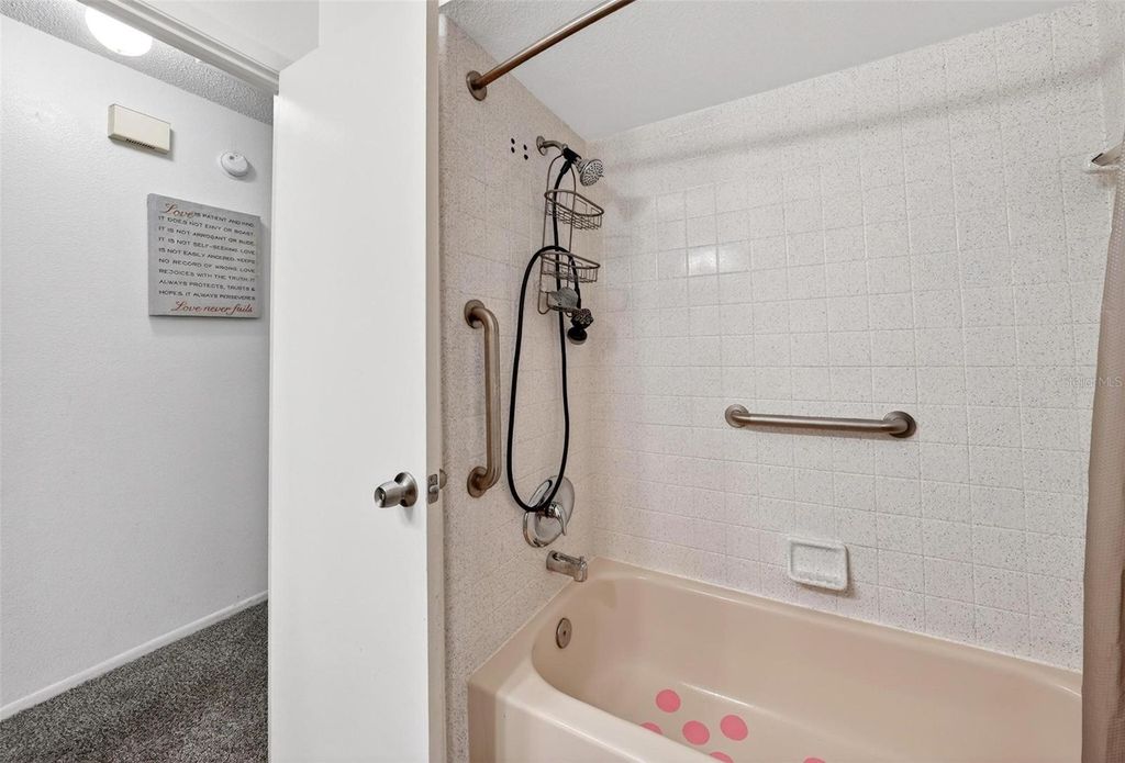 Image 14 of property listing at 5107 DEER CREEK DRIVE, Orlando, FL 32821