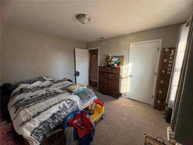 818 Sycamore Street, Lacygne, KS 66040