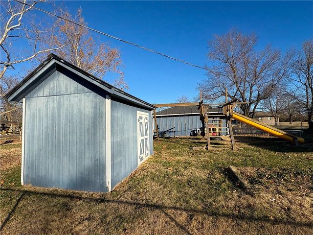 818 Sycamore Street, Lacygne, KS 66040