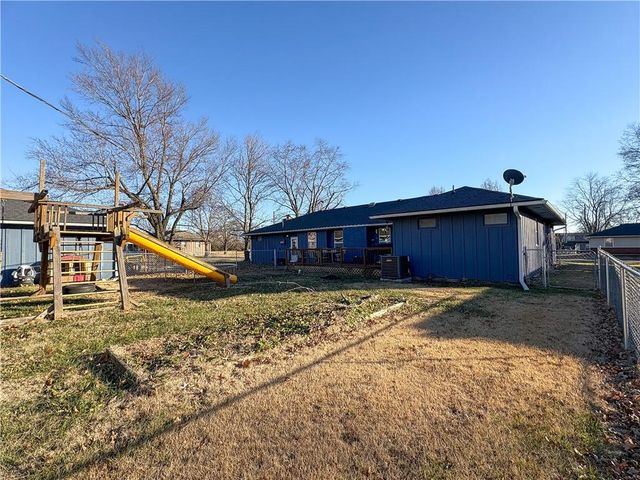 818 Sycamore Street, Lacygne, KS 66040