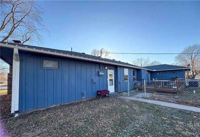818 Sycamore Street, Lacygne, KS 66040