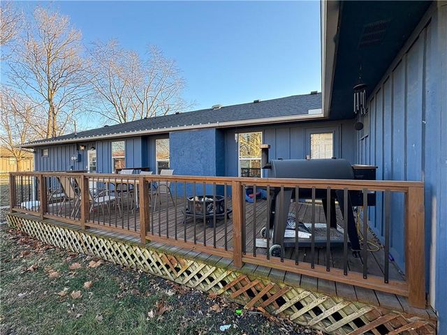 818 Sycamore Street, Lacygne, KS 66040