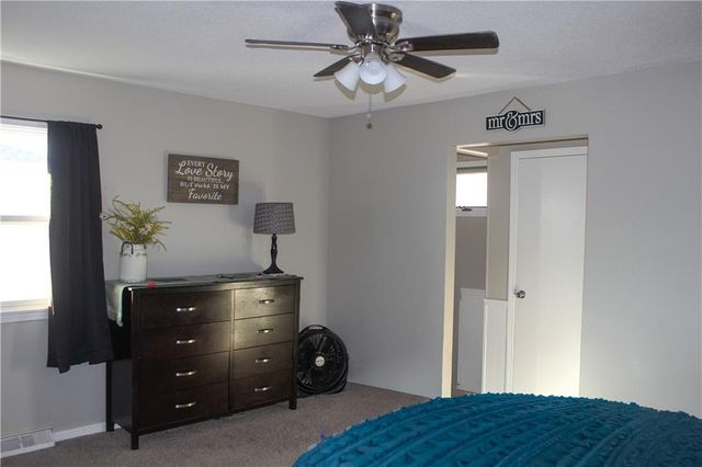 818 Sycamore Street, Lacygne, KS 66040