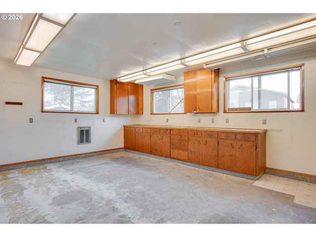 8904 Ne 45TH Ave, Vancouver, WA 98665