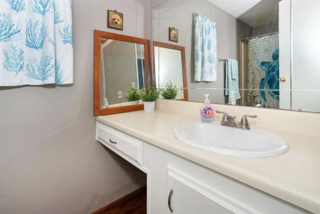 135 Beechwood, Oceanside, CA 92054