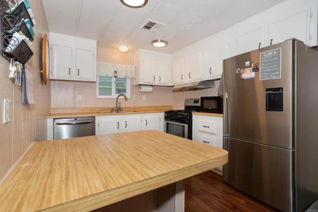 135 Beechwood, Oceanside, CA 92054
