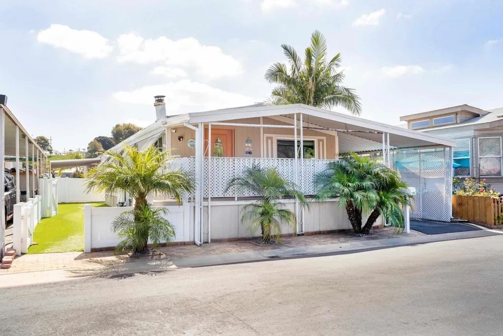 135 Beechwood, Oceanside, CA 92054