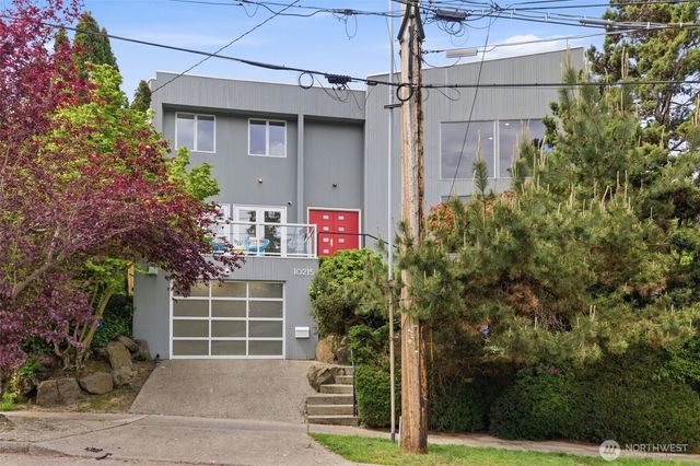10215 Waters Avenue S, Seattle, WA 98178