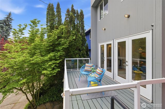 10215 Waters Avenue S, Seattle, WA 98178