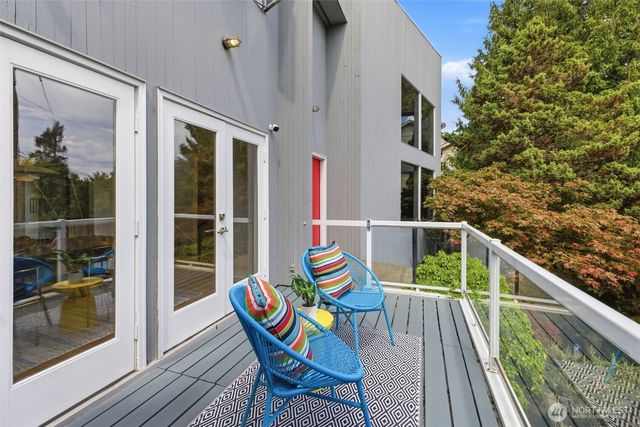 10215 Waters Avenue S, Seattle, WA 98178