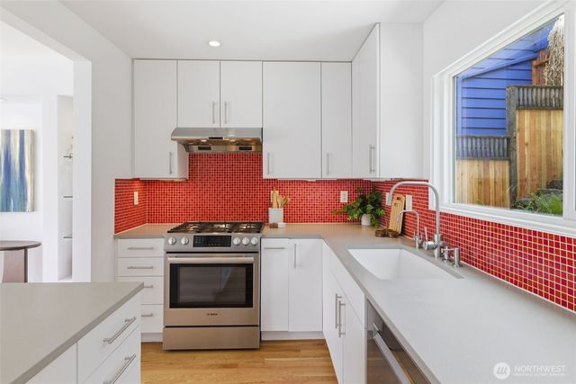 10215 Waters Avenue S, Seattle, WA 98178