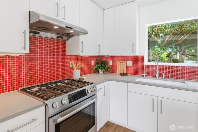 10215 Waters Avenue S, Seattle, WA 98178