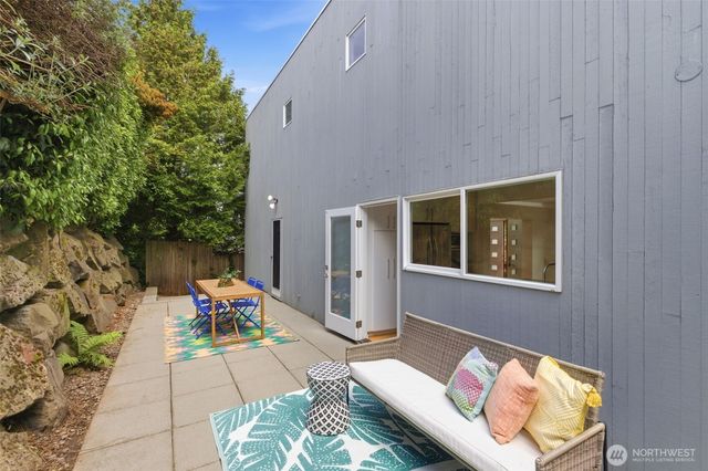 10215 Waters Avenue S, Seattle, WA 98178