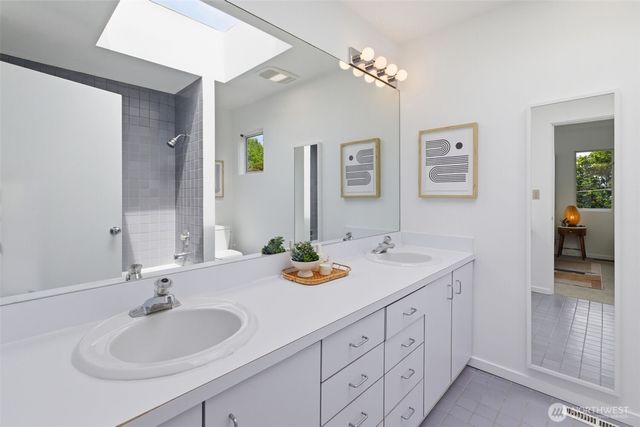 10215 Waters Avenue S, Seattle, WA 98178