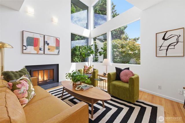 10215 Waters Avenue S, Seattle, WA 98178