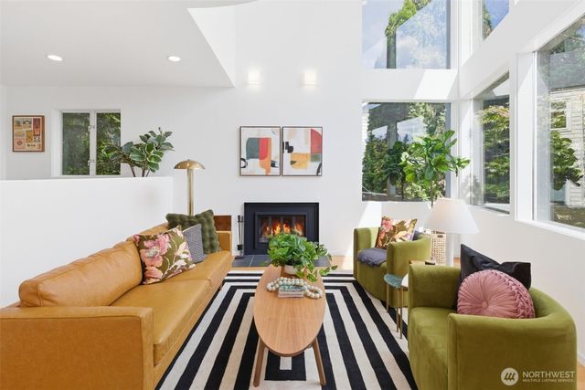 10215 Waters Avenue S, Seattle, WA 98178