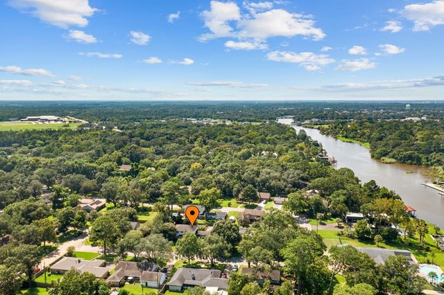 5105 Ash Court, Dickinson, TX 77539