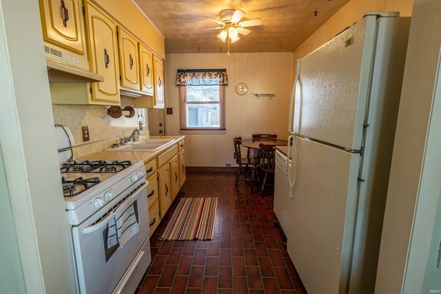 921 Geyer Avenue, Mishawaka, IN 46544