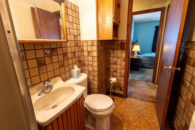 921 Geyer Avenue, Mishawaka, IN 46544